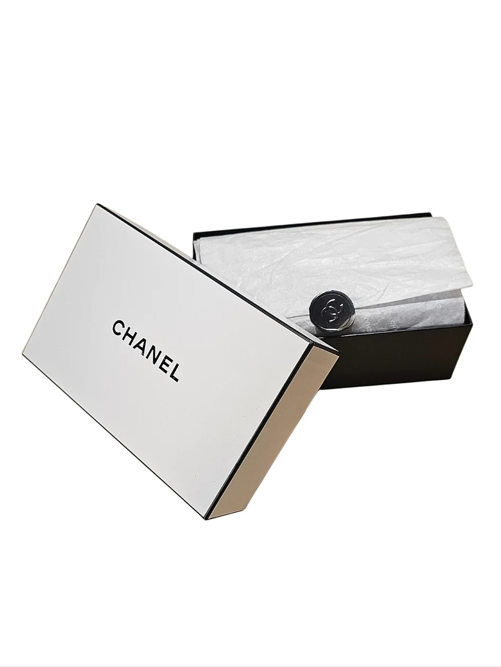 CHANEL VANITY CASE - Picture 16 of 16